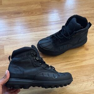 Black Timberland Hiking Boots - Size 7.5